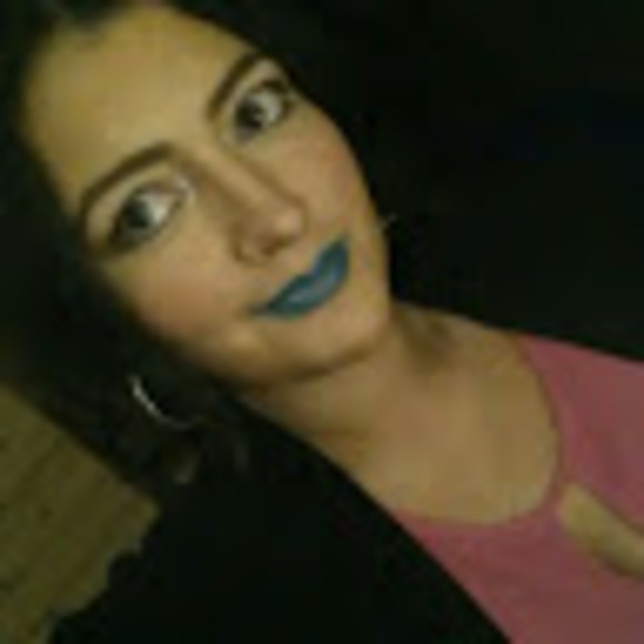 Meet your Posher, Lauren - Picture 1 of 2